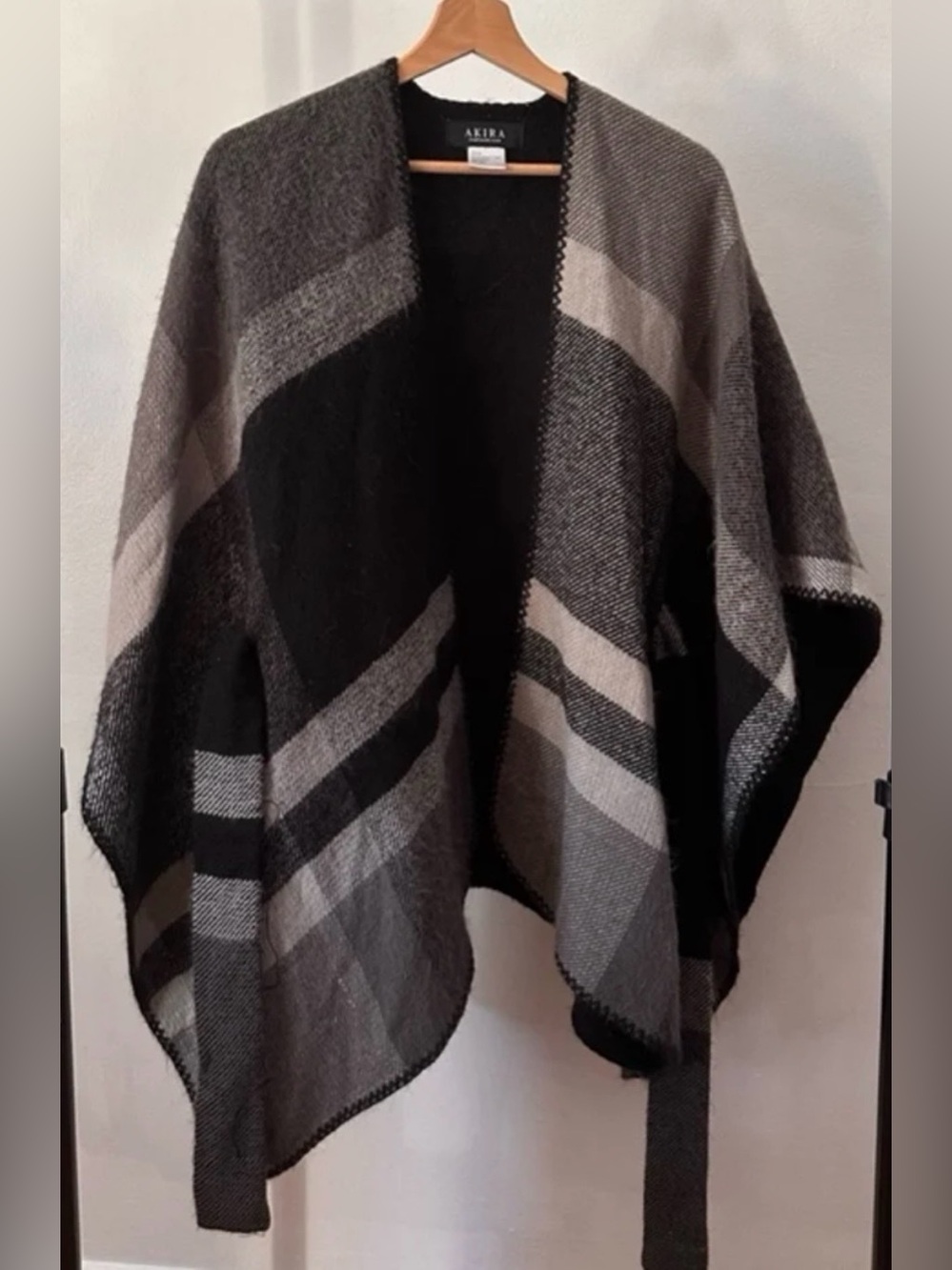 AKIRA Black and Gray Open Front Poncho Wrap